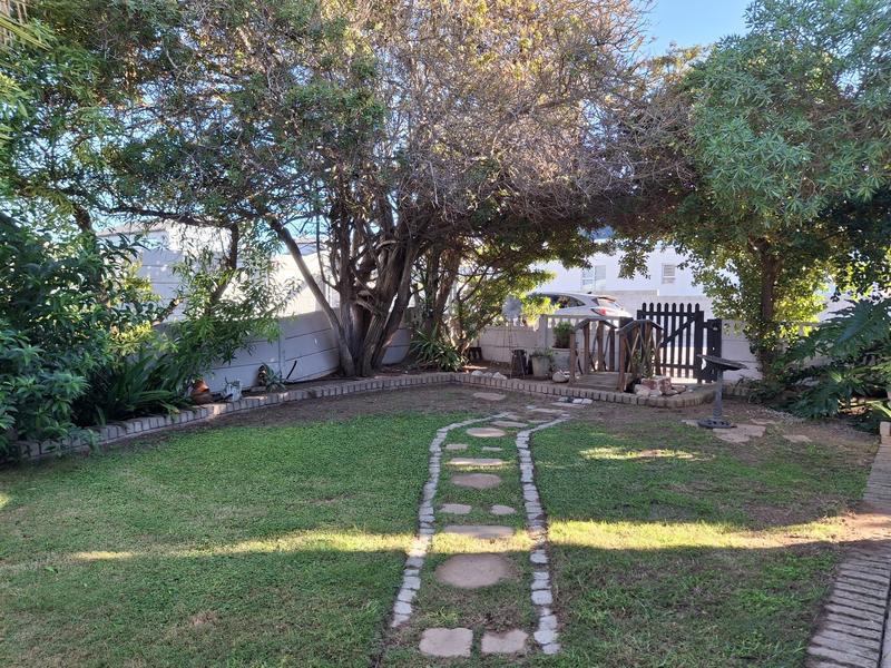 4 Bedroom Property for Sale in Britannia Bay Western Cape